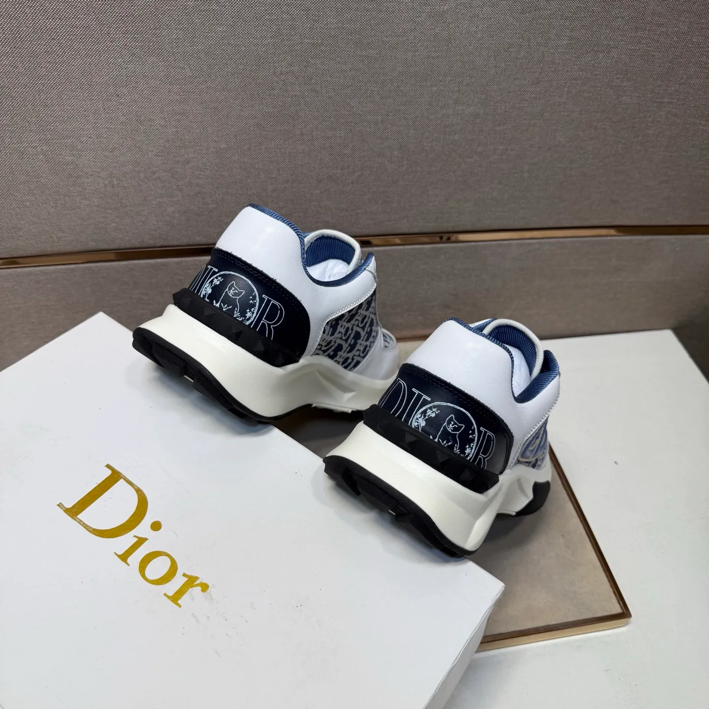 ⬛️Men's shoes💰p442 [Dior~] Men's casual shoes 2025z cabinet sales simultaneously 🔶Size: 38-44#️⃣ 🔷2 colors🔜The upper is made of multi-material splicing➕Mesh lining, comfortable and breathable, sole: original comfortable and wear-resistant outsole, ⚠️real thing📱photographed🎬real thing is better📢📢📢